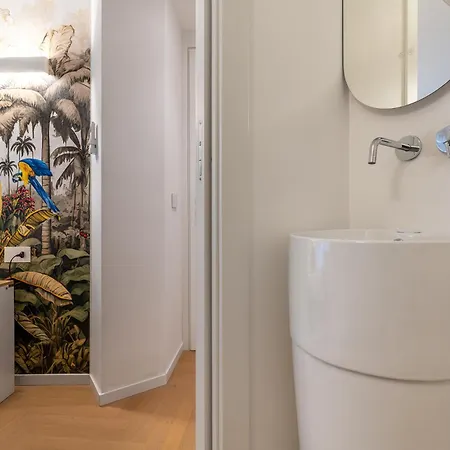 Charming Brera - Two Bathrooms شقة *